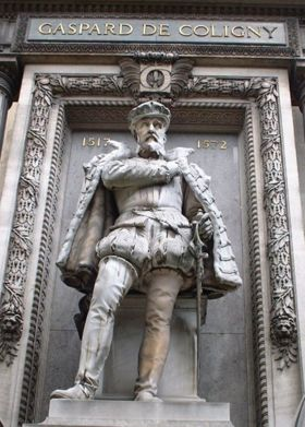 Statue de Gaspard II de Coligny, oratoire du Louvre - contrairement à ce qu'indique la statue, il est bien né en 1519